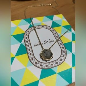 Nova Pendant Necklace